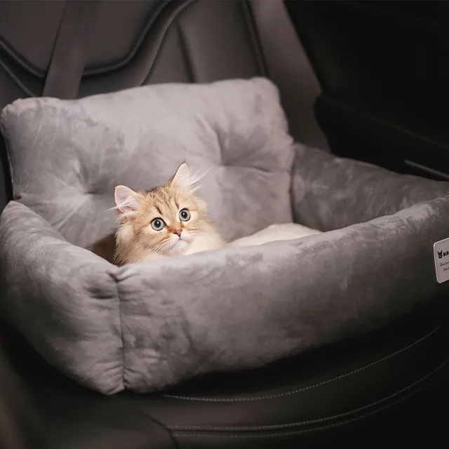 Scaun de pluș pentru câine în mașină, pat lavabil pentru cățeluși în mașină cu lesă de siguranță reglabilă, scaun încălzit pentru cuib pentru cățeluși