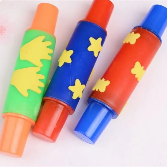 Child modelling roller with pattern