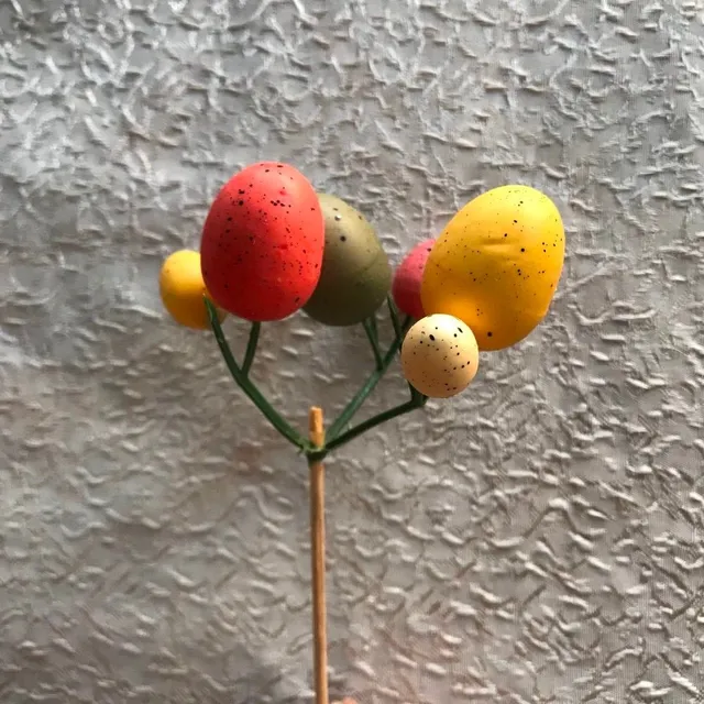 Velikonoční dekorace - barevná vajíčka