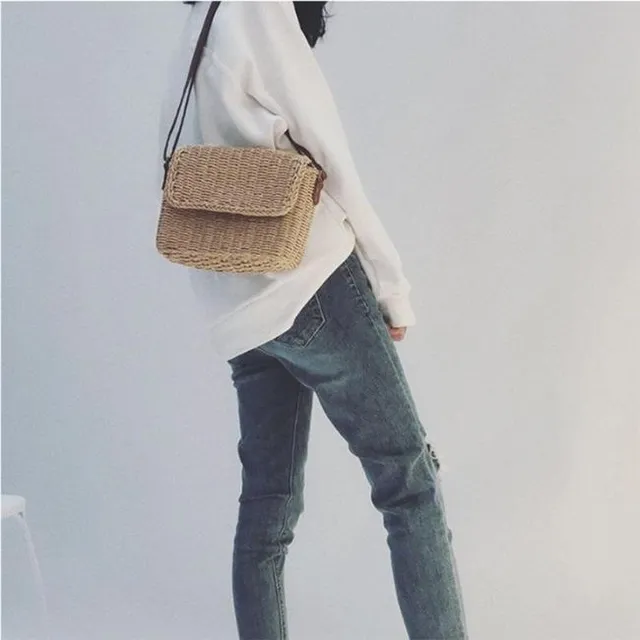 Ladies modern straw handbag