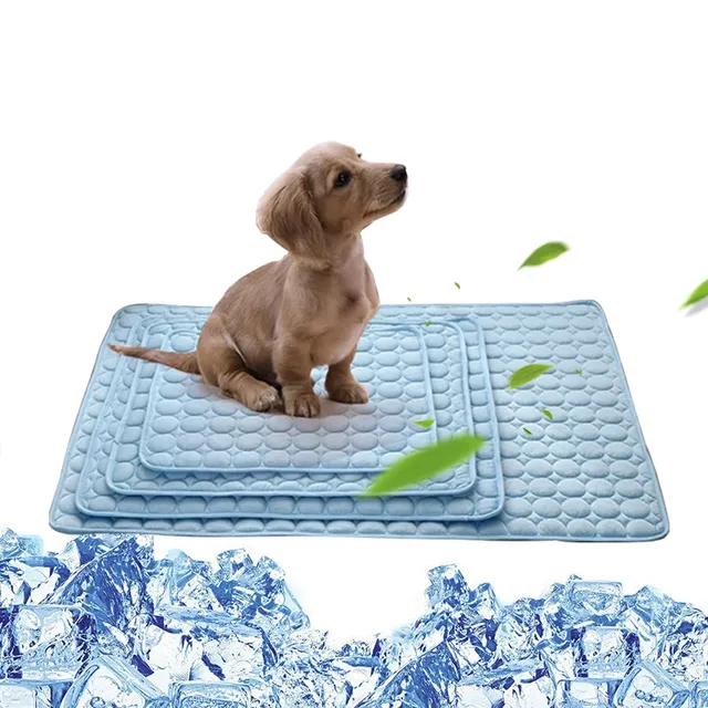 Cooling pad for dogs for hot summer days