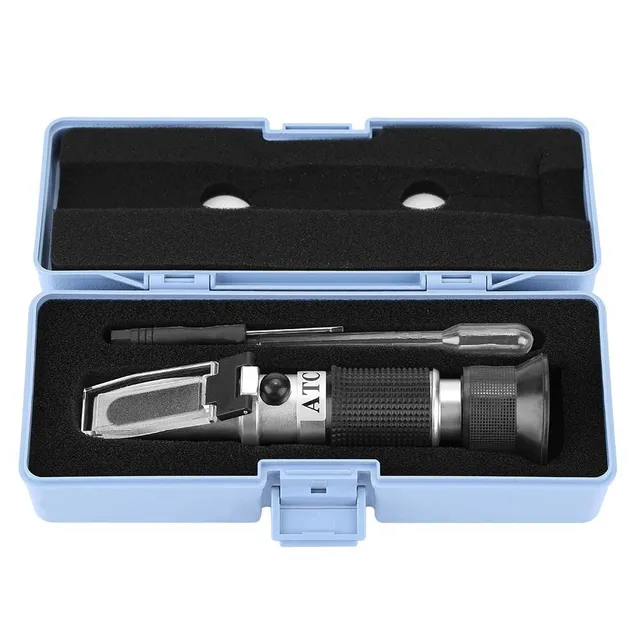 Hand-held refractometer