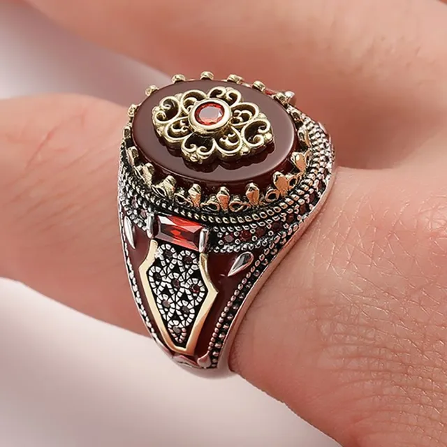 Men's chunky vintage ring with stone