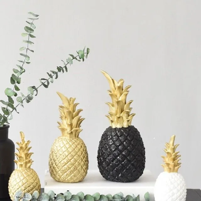 Decorative pineapple statuette