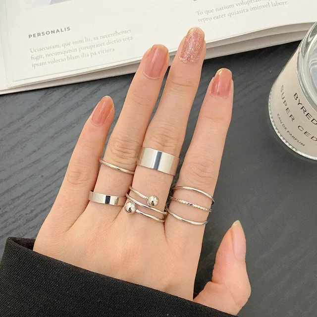 Sada kovových prstenů pro ženy - 7 ks