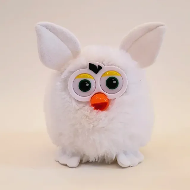 Roztomilý plyšový kamarád Furby opakující vše co řeknete