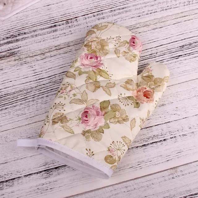 Kitchen gloves with floral pattern