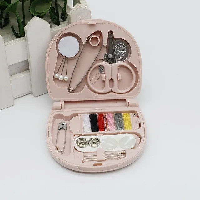 Miniature sewing kit in your pocket: All for quick repairs on the move