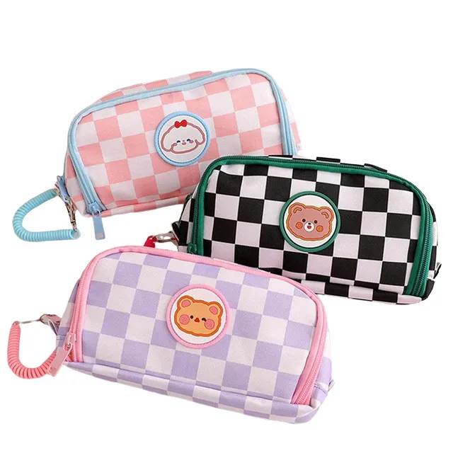 Pencil case cu carouri P3586