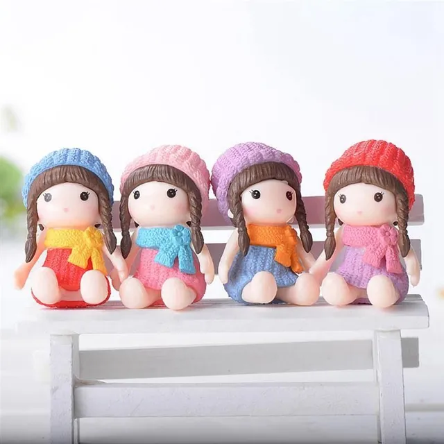 Dekoratív miniatűr babák 4 db