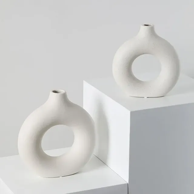 Creative ceramic vase in the shape of a doughnut - Round Hollow Florist