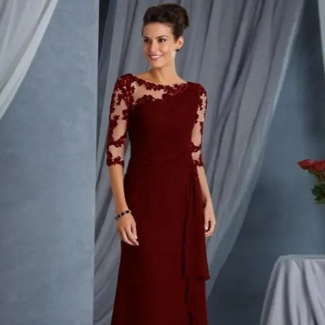 Elegant ladies dress with long sleeves and round neckline Semi