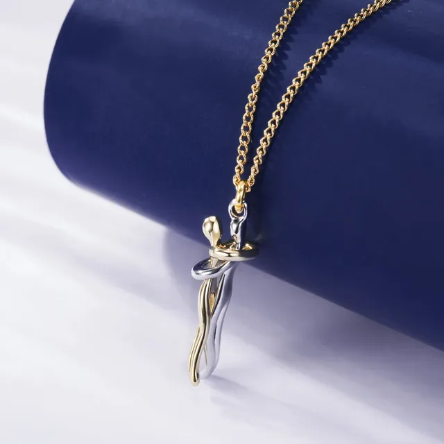 Hugging LoveNecklace | Necklace symbolizing couple's love