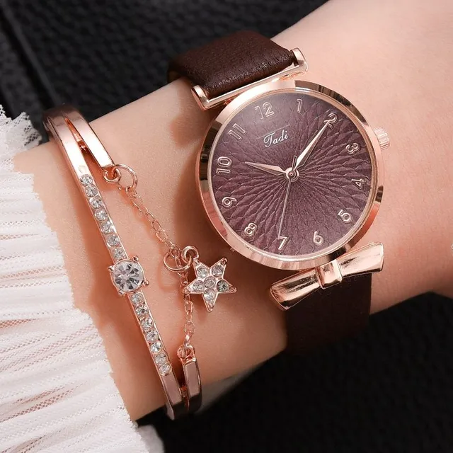 Women's wristwatch with elegant pattern