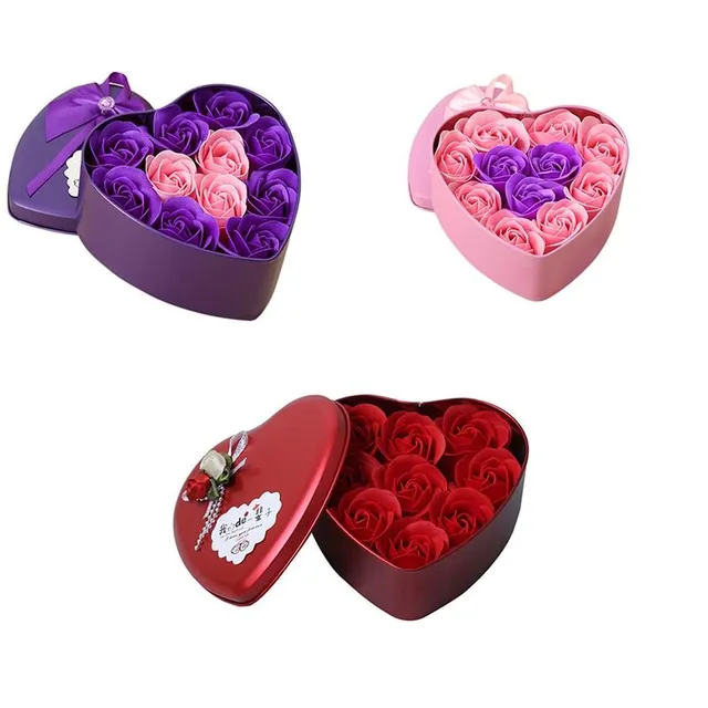 Flower-shaped soap gift pack