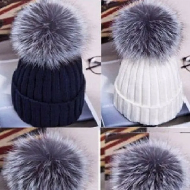 Damska czapka zimowa z pomponem A545