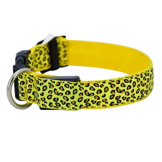 Adjustable nylon collar with LED lighting