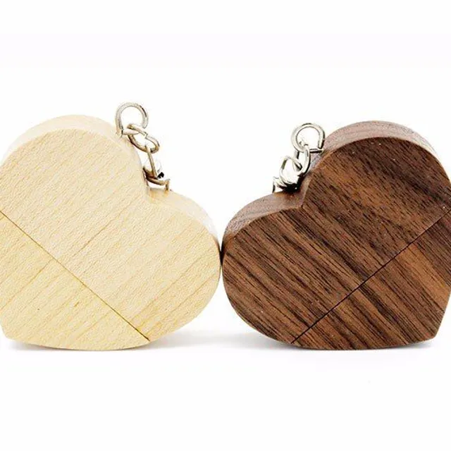 Stick USB inimă din lemn