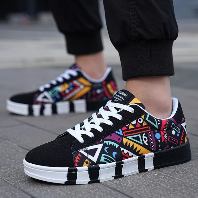 Men's trendy skateboard shoes, comfortable anti-slip sneakers in casual style for outdoor activities