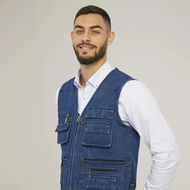 Stylish men's cargo vest for every day