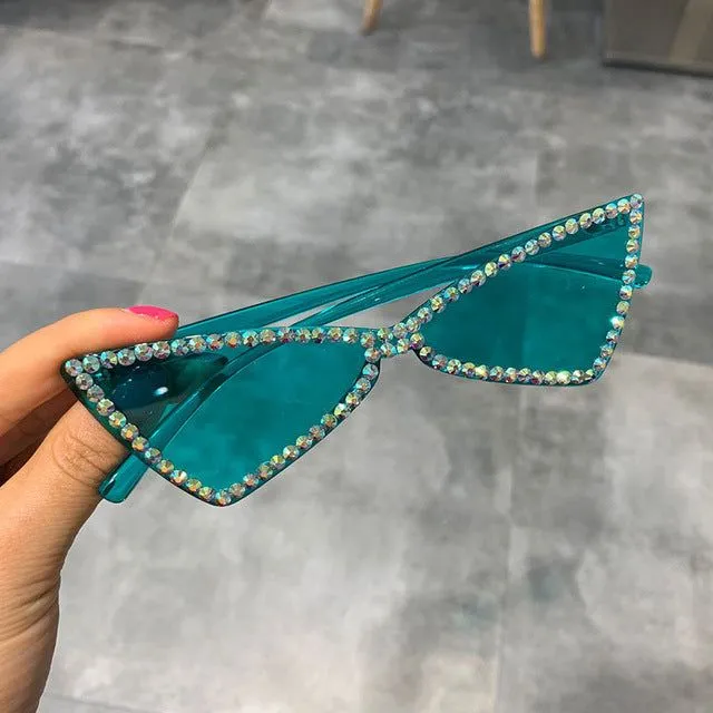 SEXY SUNGLASSES WITH CAT EYES AND RHINESTONES