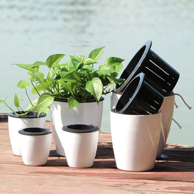 Stylish self-watering planter Dominik