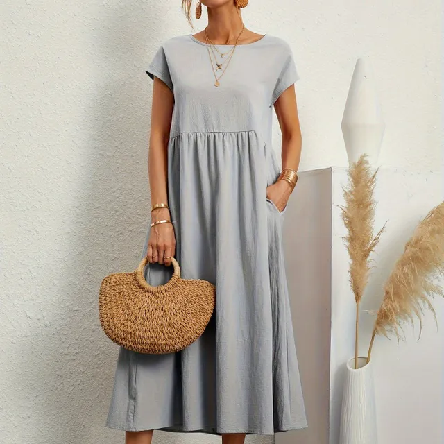Unicolor dress with pockets and round neckline - short sleeves