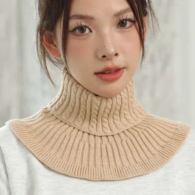 Ladies' collar with ruffles - warm knitted fake collar