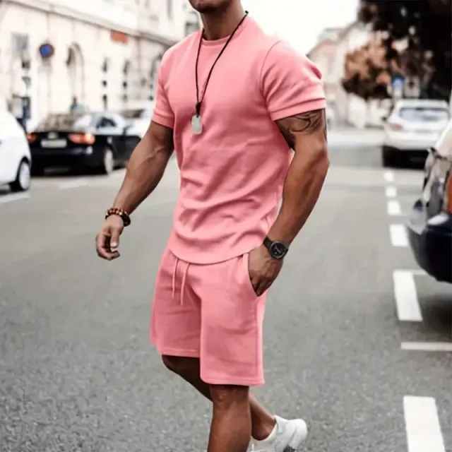 Male two-piece set made of smooth fabric, T-shirt with round neckline and shorts with string and pockets