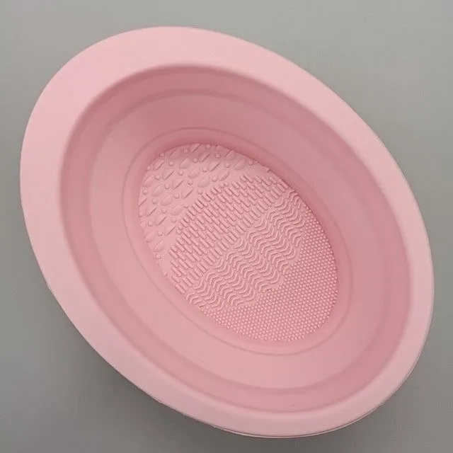 Silicone make-up brush cleaner in bowl shape