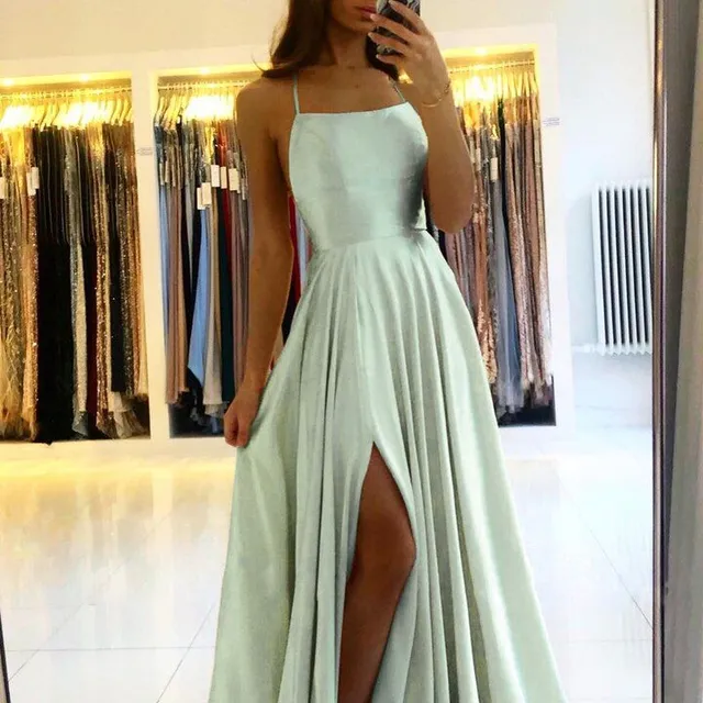 Luxury ball gown with slit Jennica