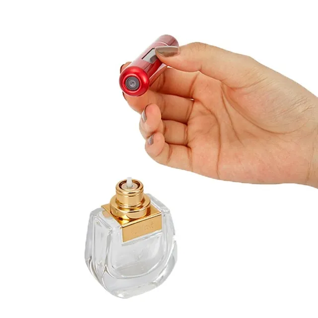 Portable perfume ampoule in a small handbag