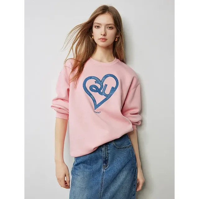 Women's autumn sweatshirt with round neckline and heart-shaped embroidery