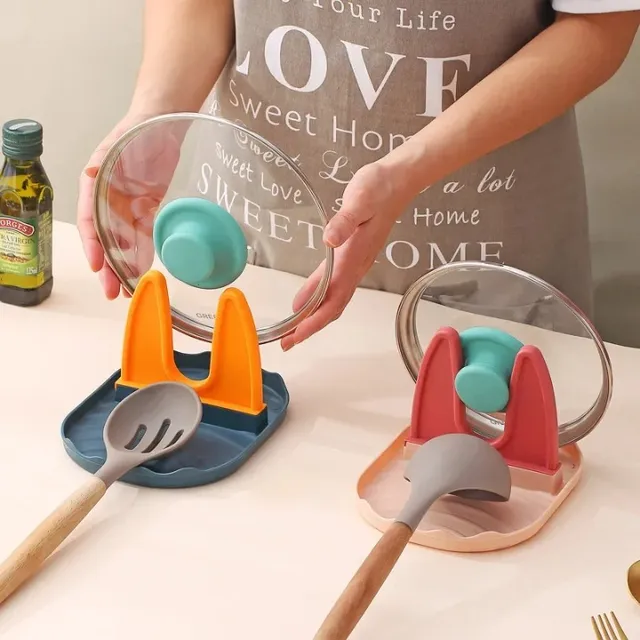 A neat and practical stand on spoons, cookers, lids and other cooking utensils