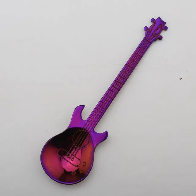 Lyžička v tvare gitary