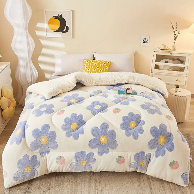 Beautiful and warm patchwork winter bed made of floral fleece with feather filling, ideal for bedroom and guest room