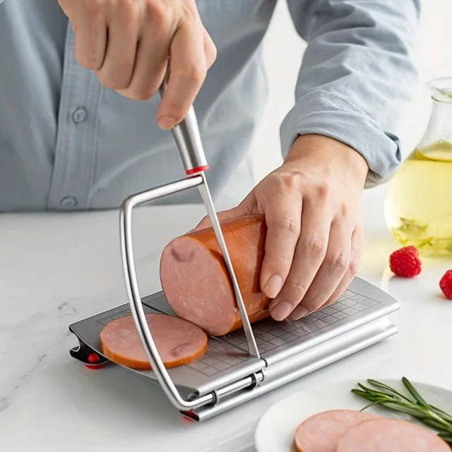 Professional cheese cutter with adjustable cutting thickness