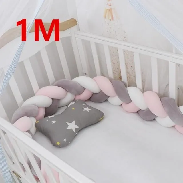 Mantinel for baby cot