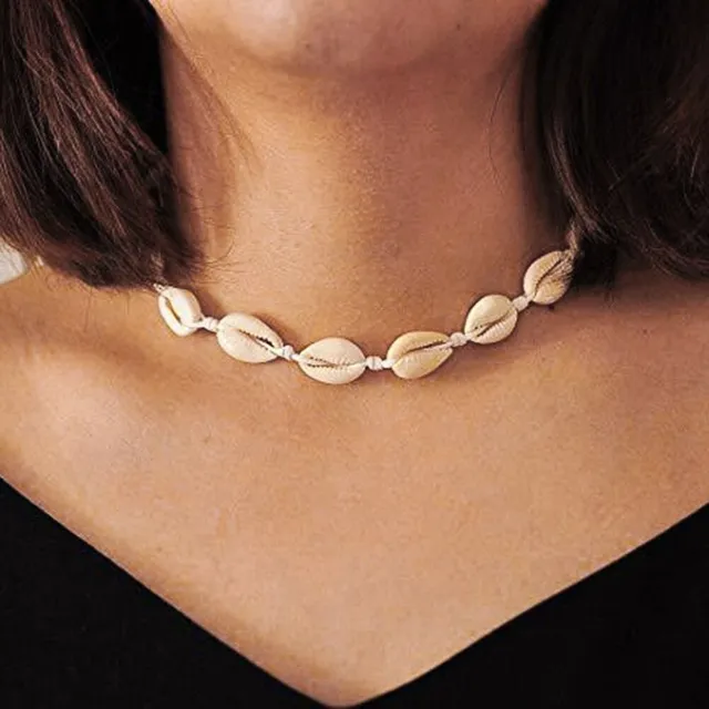 Necklace with shells