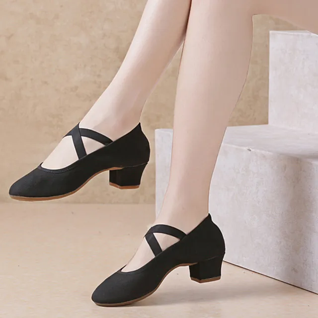 Women's pumps on thick heel, monochrome, with elastic strap, slip-on