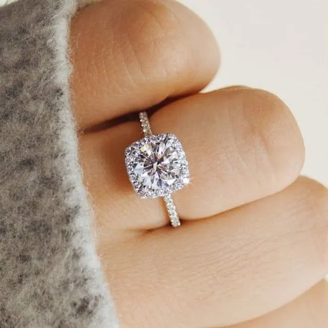 Geometrický prsten ze slitiny s diamantem