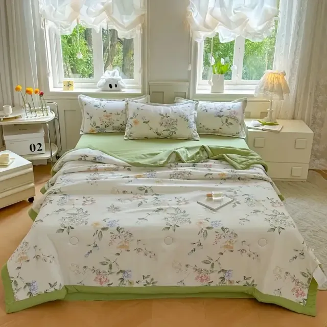 One Piece of Summer Cooling Thin Blankets (does not contain Povlak Na Pillow)