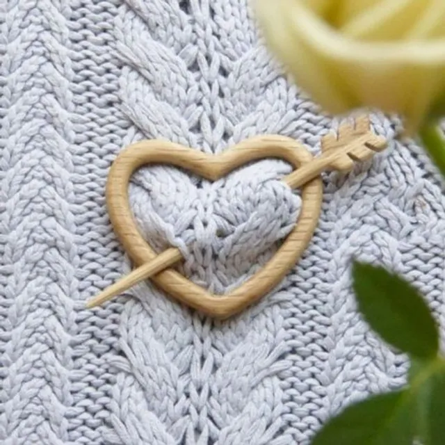 Stylish wooden brooch suitable for sweaters - several different versions of Kelechi