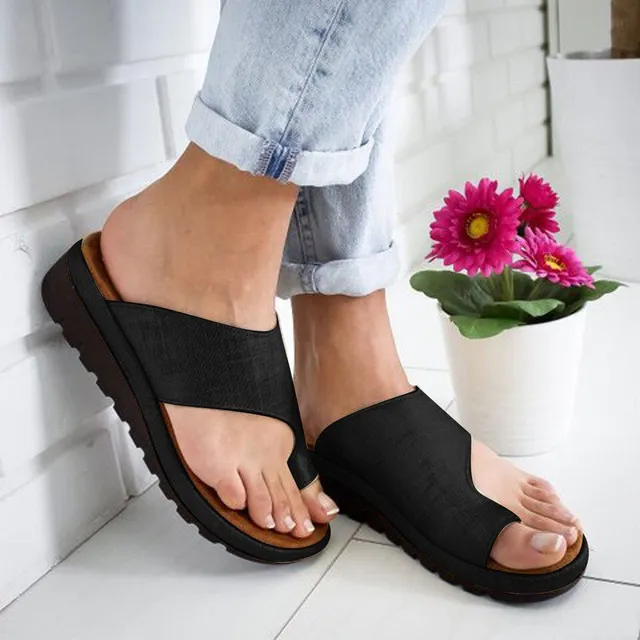 Comfortable orthopaedic sandals in black