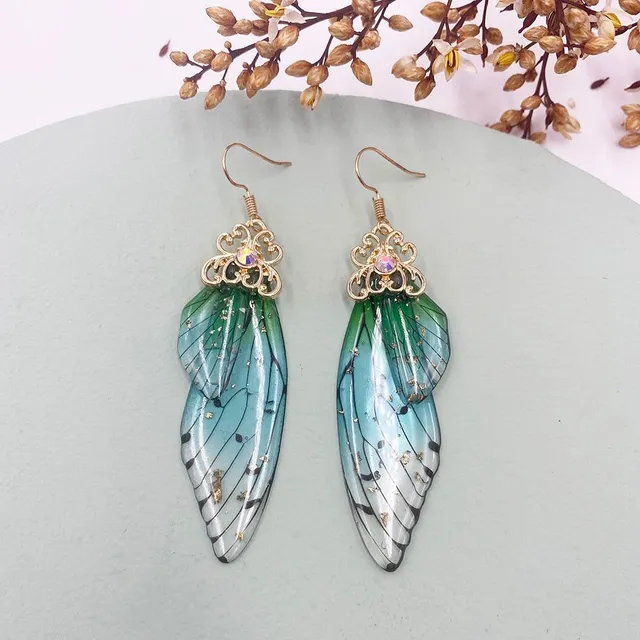 Earrings with fairy-tale wings