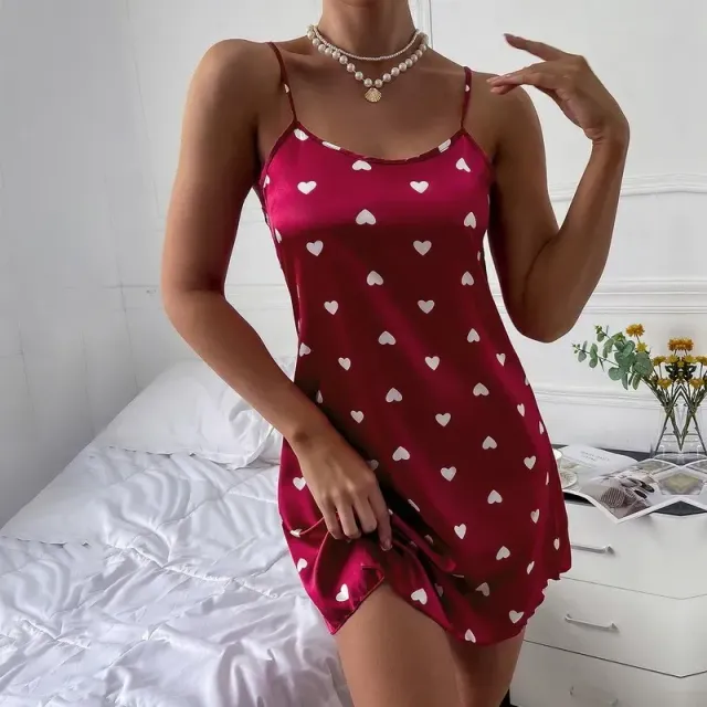 Women's nightgown with heart printing and satin straps for comfortable sleeping