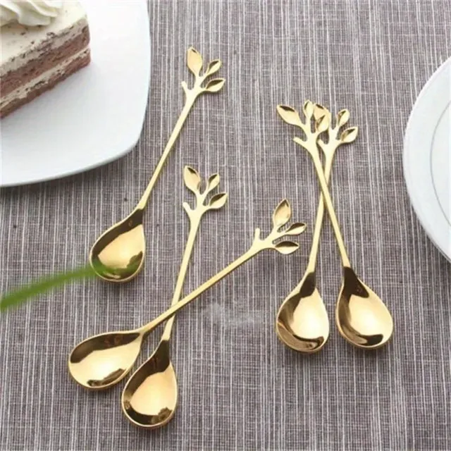 Set of 6 elegant gold spoons made of stainless steel in sheet shape