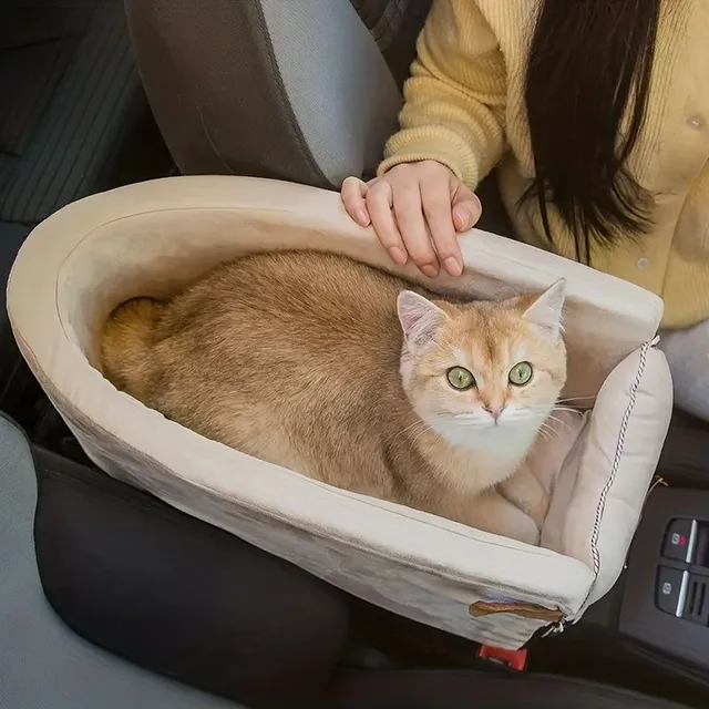 Comfortable car seat for pets with mounting on the back - Safe and comfortable travel for your dog or cat