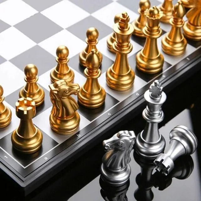 Șah de lux într-un set de călătorie Linsday