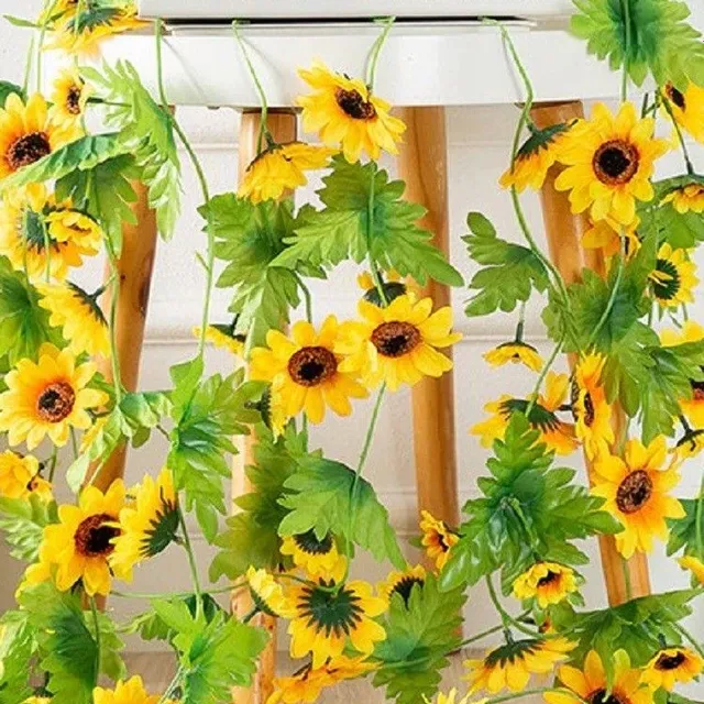 Girlanda with artificial sunflowers